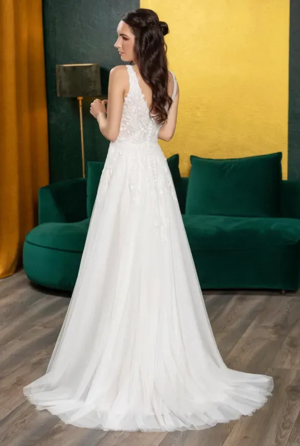 Evelyn Dora 3