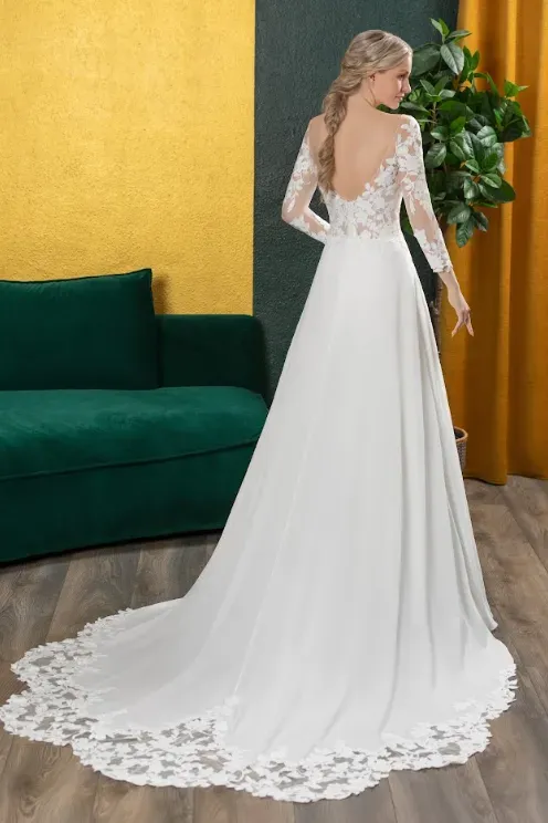 Evelyn Dakota 3