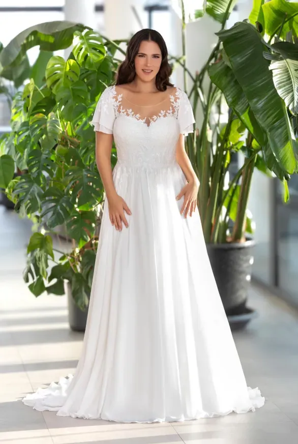 Evelyn Curvy Elyne 1